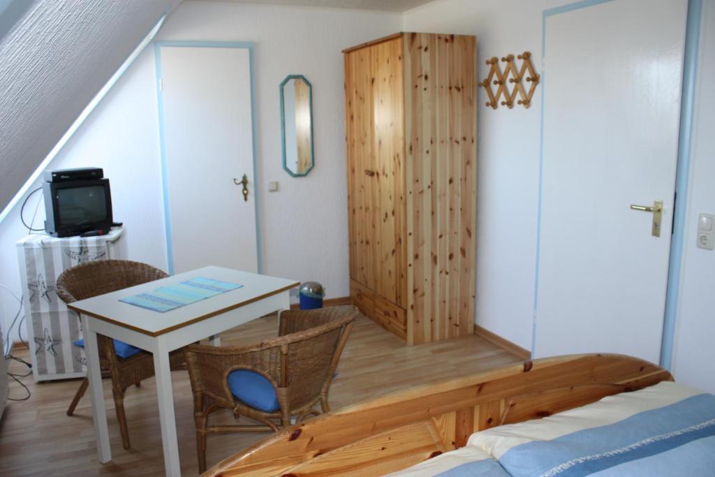 Pension Vorm Darss Hirschburg Стая снимка